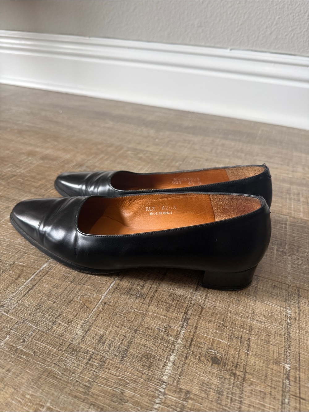Ralph Lauren Black Leather Block Heel Flats Vintage Size 6.5 - Picture 3 of 7